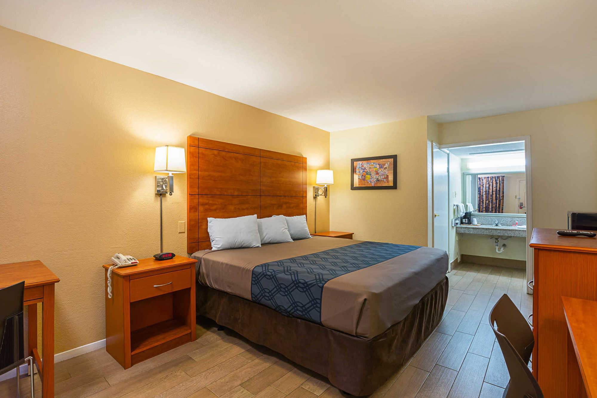 Econo Lodge Huntsville- University Area Номер фото