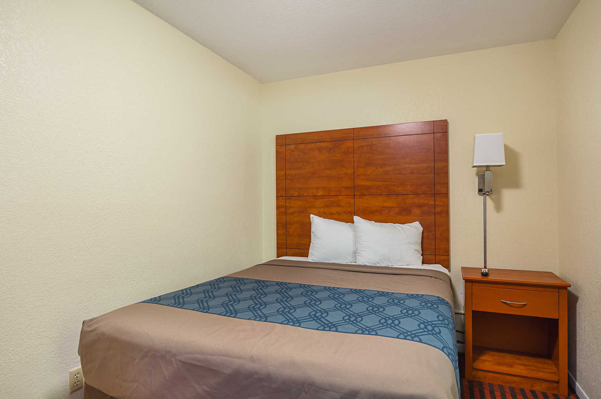 Econo Lodge Huntsville- University Area Номер фото